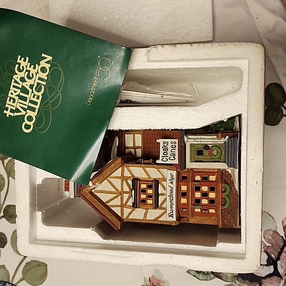 Last Chance RETIRED DEPARTMENT 56 DICKEN'S VILLAGE SERIES CLOAKS CANES - Picture 1 of 1